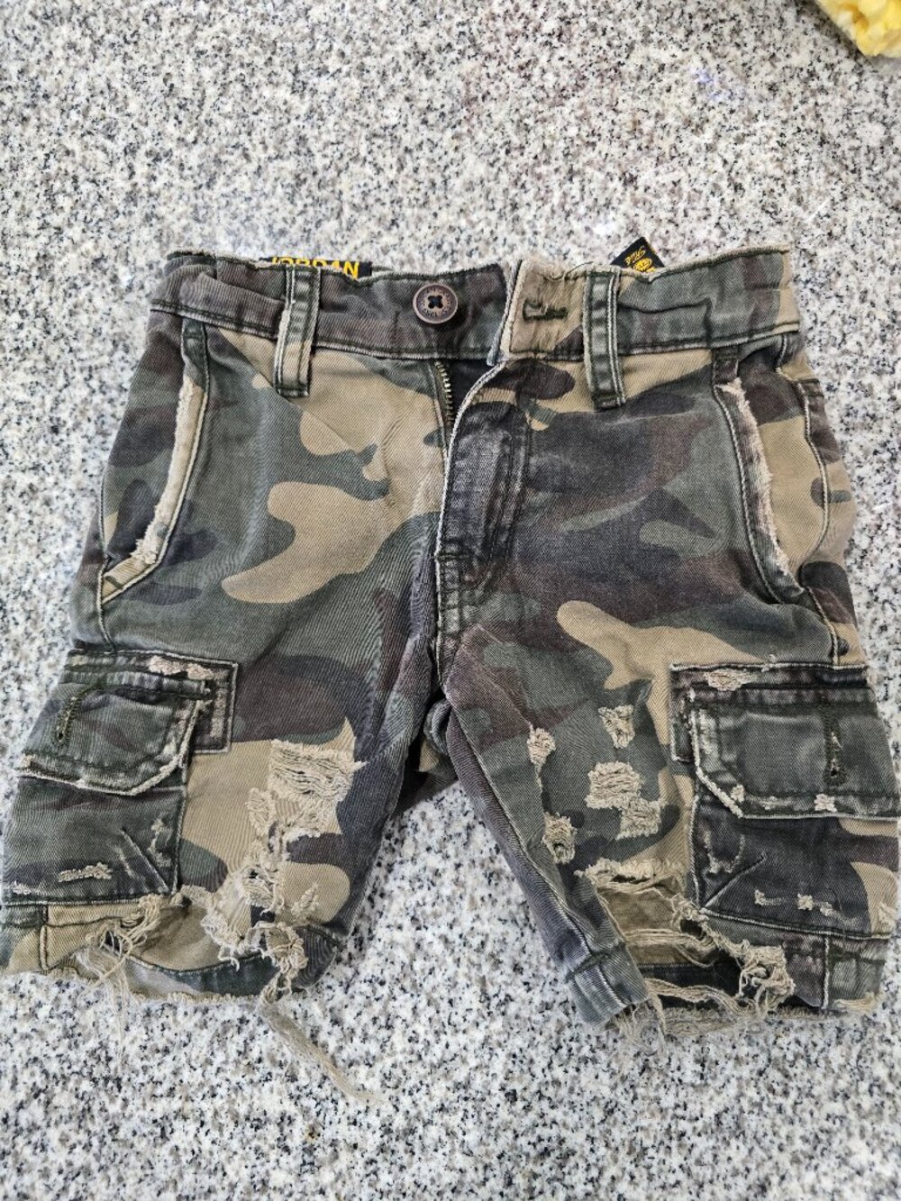 Toddler boys camo shorts - Jordan Craig Size 3